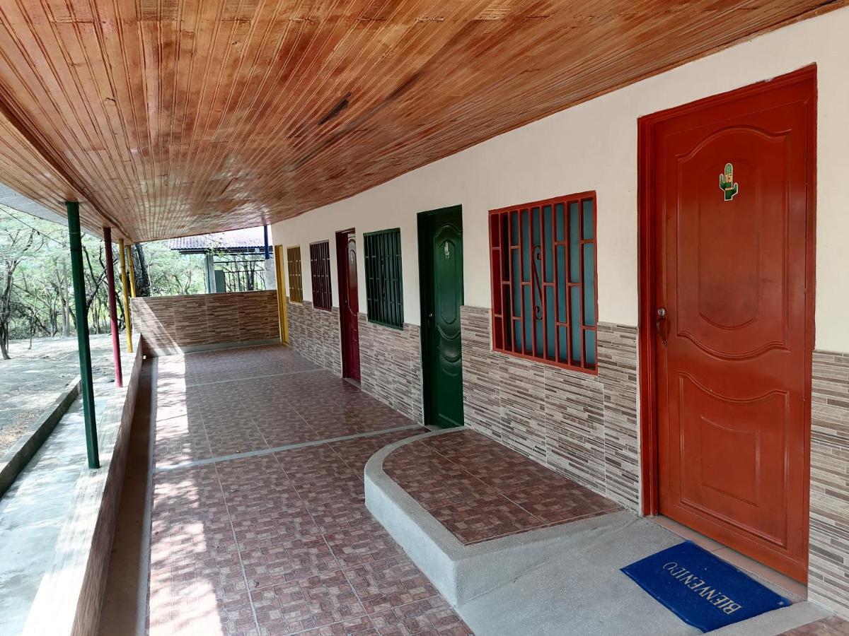 Posada Turistica Noches De Saturno Villavieja Exterior foto