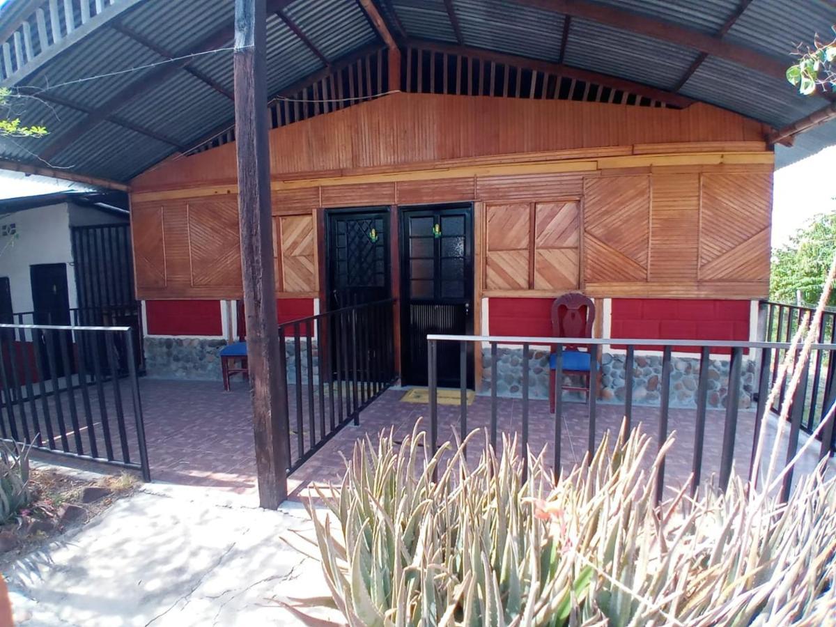 Posada Turistica Noches De Saturno Villavieja Exterior foto